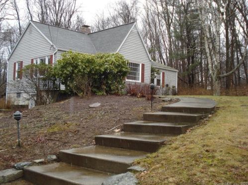 52 Case St, Norwich, CT 06360-2215