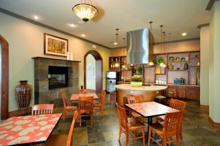 10701 Interstate 35, Austin TX  78747-1776 exterior