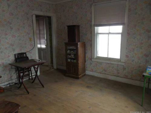 749 Main St, Meriden CT  06451-4936 exterior