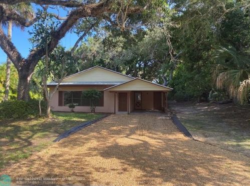 500 Greytwig Rd, Vero Beach FL  32963-1463 exterior