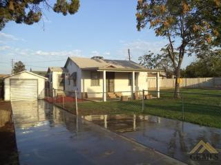 811 Skyline Ave, Bakersfield CA  93305-1872 exterior