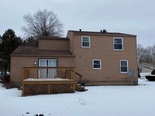 19 Clubhouse Dr, Hermitage, PA 16159-2203