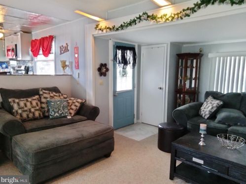 4 Oak Dr, Erial NJ  08081-1808 exterior