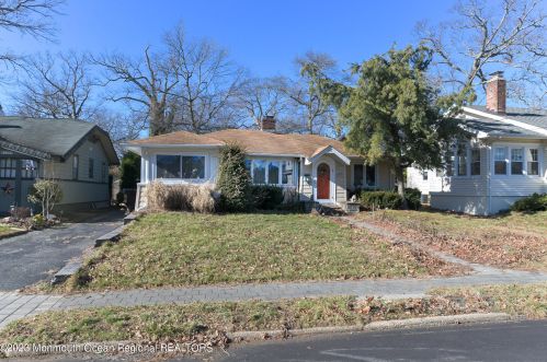 1309 Woodlock Ave, Tinton Falls, NJ 07712-4834