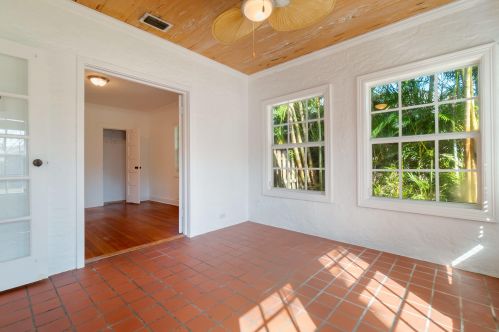 429 47th St, West Palm Beach FL  33407-2939 exterior