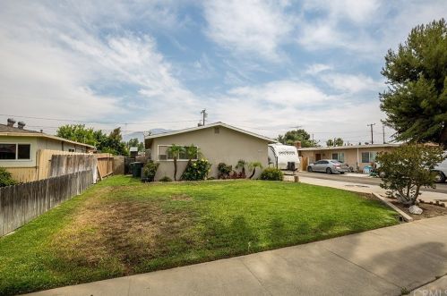 627 5th St, Ontario, CA 91762-1639