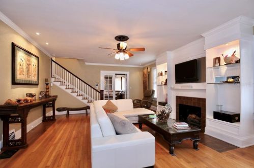 738 Edgewater Dr, Orlando FL 32804-6890 exterior