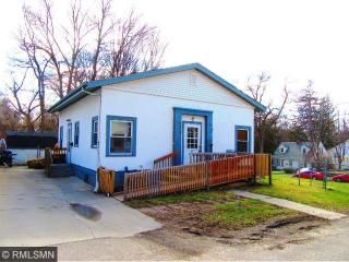411 6th Ave, Faribault, MN 55021-5344