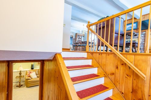 23 Marsh Ave, Salem, NH 03079-3247