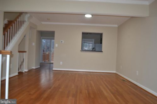 8485 Springfield Oaks Dr, Springfield VA  22153-3571 exterior