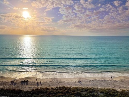 11125 Gulf Shore Dr, Naples FL  34108-1940 exterior