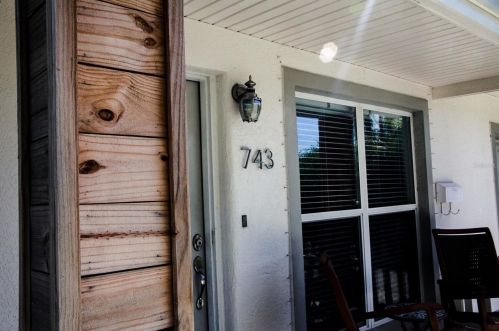 743 41st Ave, Saint Petersburg, FL 33703-4632