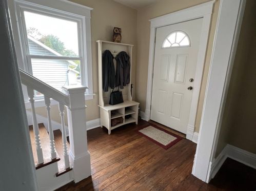 332 New Castle St, Slippery Rock, PA 16057-1009