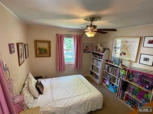 1130 Magnolia Rd, Teaneck NJ  07666-2744 exterior