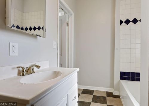 822 Edmund Ave, Saint Paul MN 55104-2578 exterior