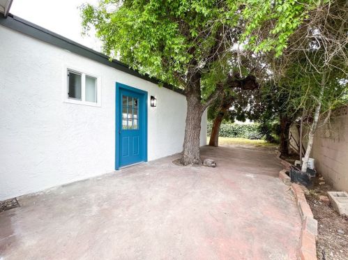 1110 Poplar St, Compton CA  90220-1643 exterior