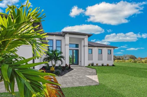 2530 4th Pl, Cape Coral, FL 33914-7774
