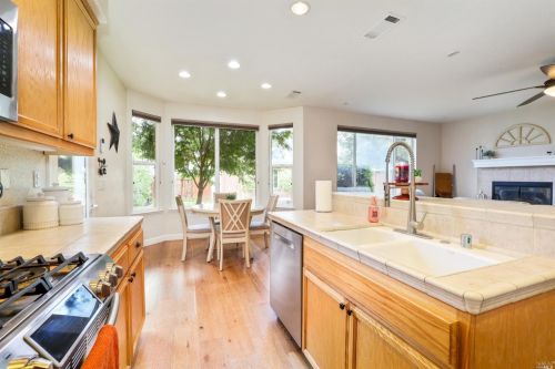 1125 Valley Glen Dr, Liberty Farms CA  95620-4835 exterior