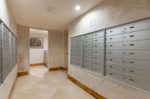 2200 Ocean Blvd, Delray Beach FL  33483-6492 exterior