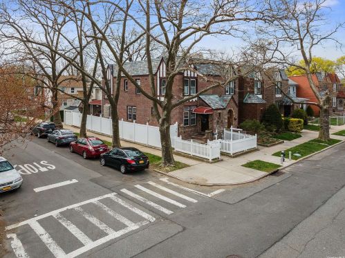 93-20 240th St, Jamaica, NY 11426-1307