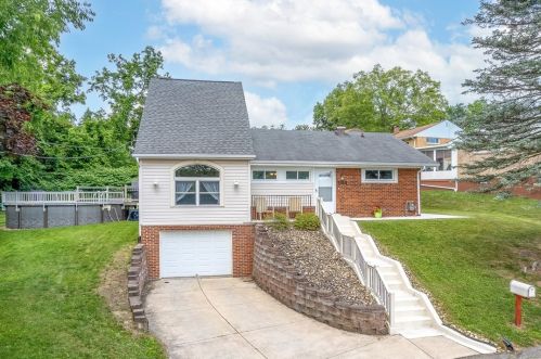 202 Hart Dr, Pittsburgh, PA 15235-5426