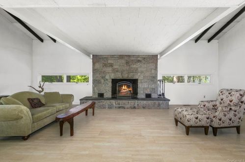 39 Lakeview Dr, Whaley Lake NY  12531-5532 exterior