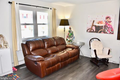 1 Courtney Ln, Downingtown PA  19372-1071 exterior