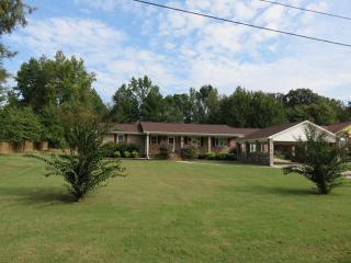 1 Mockingbird Ln, Clarksville, AR 72830-9618