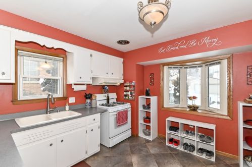 2609 63, Milwaukee WI 53219-2640 exterior