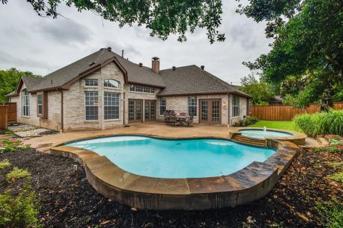 4713 Hampshire Dr, Lewisville, TX 75028-3054
