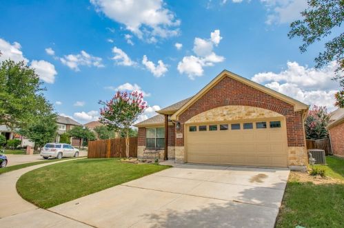 3900 Weatherstone Dr, Fort Worth, TX 76137-7067