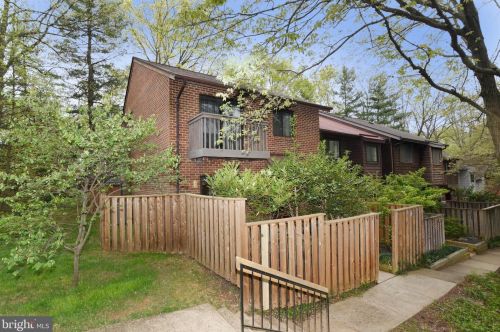 1990 Winterport Cluster, Herndon, VA 20191-3650