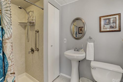 14 Twain Ave, Old Bridge NJ  08857-2109 exterior