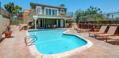 5252 Balboa Arms Dr, San Diego CA 92117-4987 exterior