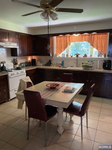 423 Hobart Ave, Paterson, NJ 07508-1354