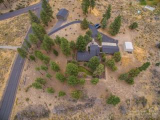 22355 Calgary Dr, Bend OR  97702-9240 exterior