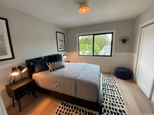 4070 Bakman Ave, North Hollywood CA  91602-3302 exterior