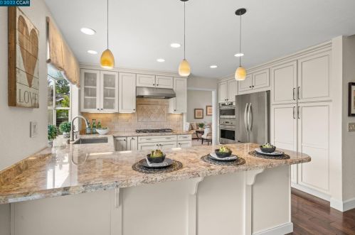 1194 Canyon Side Ave, San Ramon CA 94582-4556 exterior