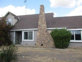 6010 Pacheco Pass Hwy, Hollister, CA 95023-9519