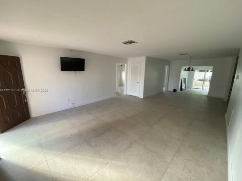 7701 36th St, Hollywood FL  33024-8413 exterior