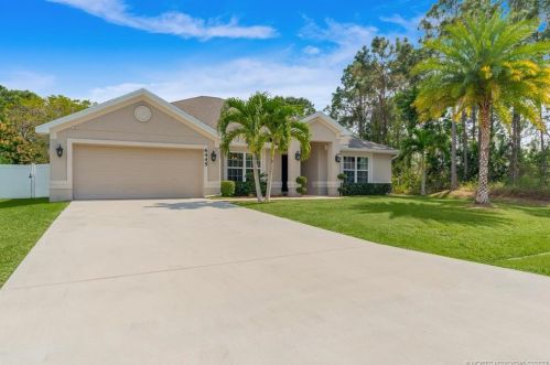 6445 Fontana St, Fort Pierce, FL 34986-3765