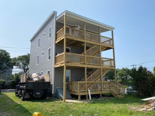 43 Beardsley St, Bridgeport CT  06607-1611 exterior
