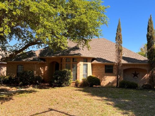 213 Pear Tree Pl, Denton, TX 76207-7418