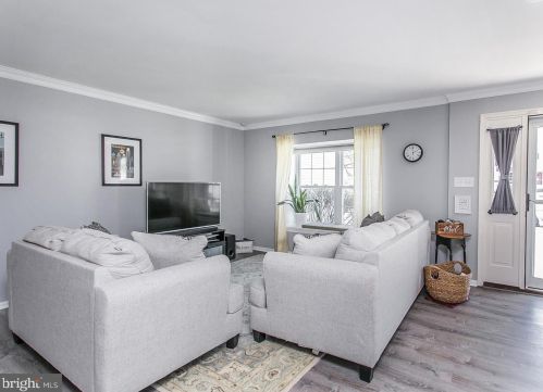 506 Carousel Cir, Norristown, PA 19403-5144