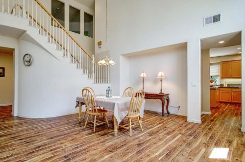 361 Majestic Dr, Hollister CA  95023-7032 exterior