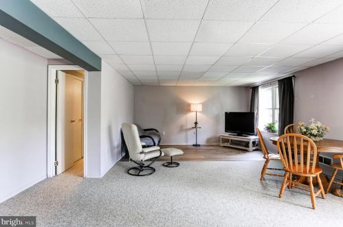 1046 Country Hill Dr, Harrisburg PA  17111-4655 exterior