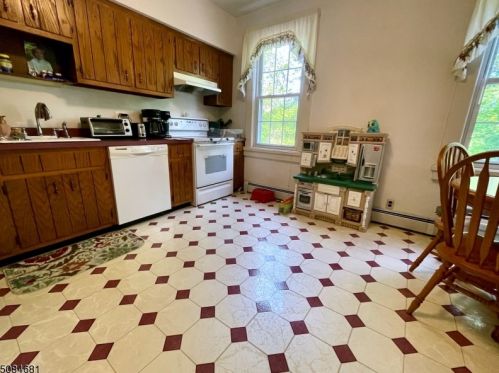 141 Lafayette Ave, Paterson NJ  07506-2613 exterior