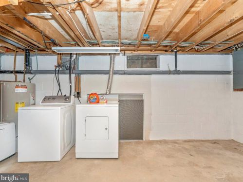 524 Brooke St, Charles Town WV  25414-1106 exterior