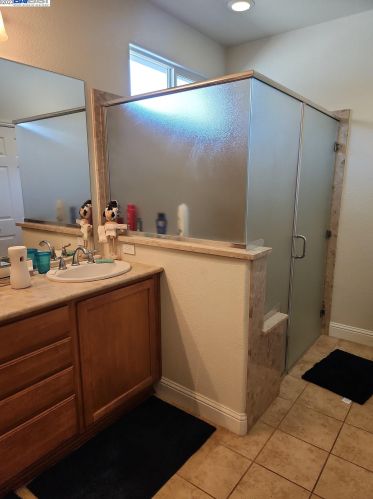 1549 Maple Valley St, Manteca CA 95336-5127 exterior