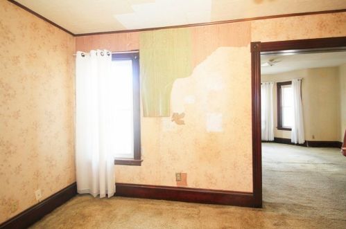 195 Millbury St, Worcester MA 01610-2801 exterior